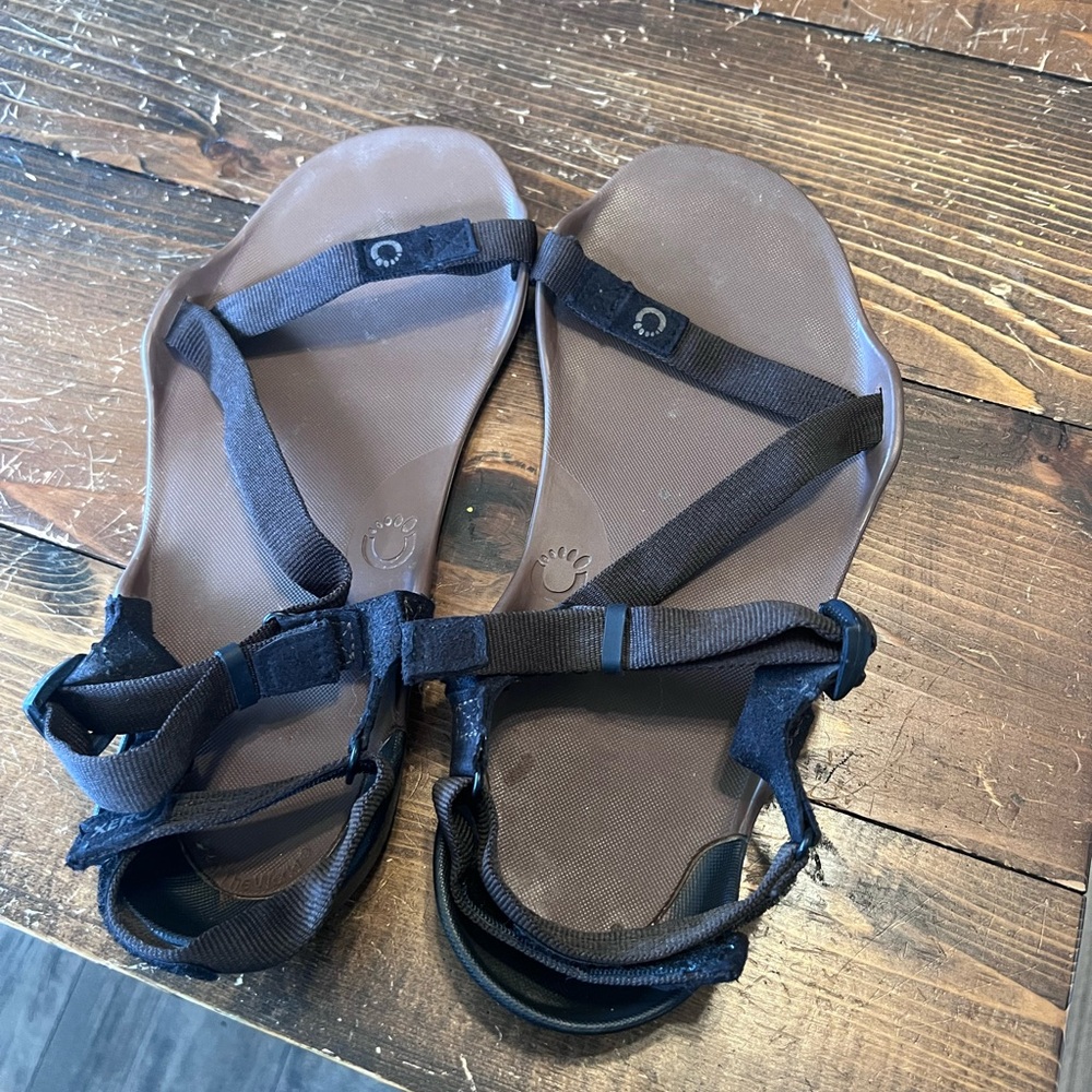 Xero trek sandals women's 9